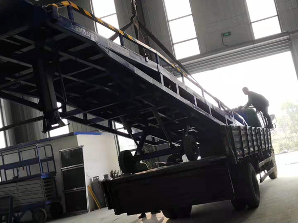 移動登車橋 (2) 移動登車橋 (2)