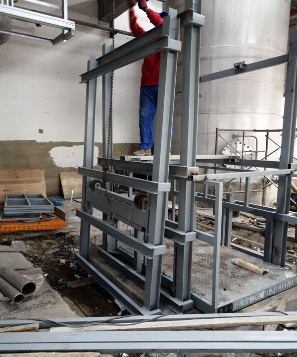 貨梯 (2) 貨梯 (2)